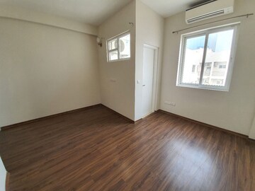 Room in 3 BHK Apartment at Ireo Victory Valley, Sector 67 – for Sale