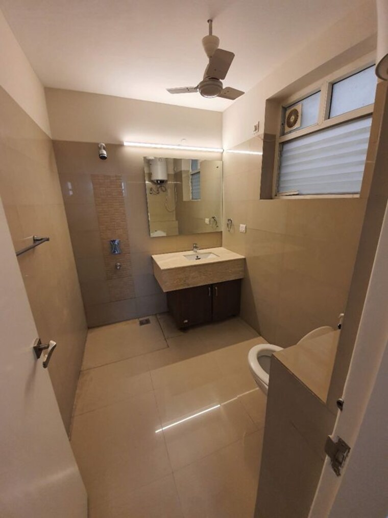 Bathroom, ireo-victory-valley 3 Bedroom 2527 Sq.Ft. Apartment In Sector 67 Gurgaon 9743627