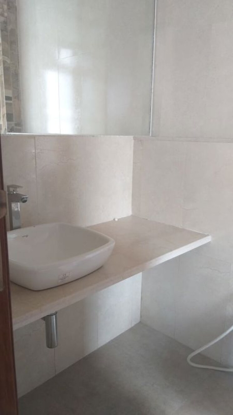 Bathroom, omkar-alta-monte 4 Bedroom 2800 Sq.Ft. Apartment In Malad East Mumbai 9743641