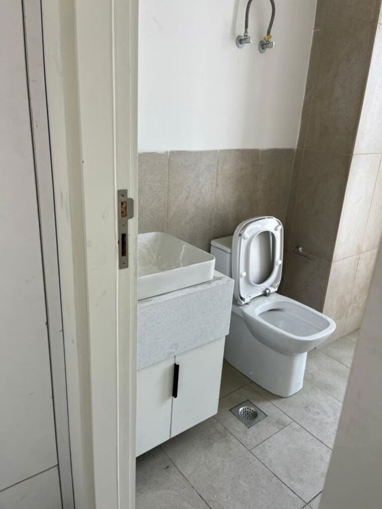 Bathroom, ireo-the-corridors 3 Bedroom 1727 Sq.Ft. Apartment In Sector 67a Gurgaon 9743670