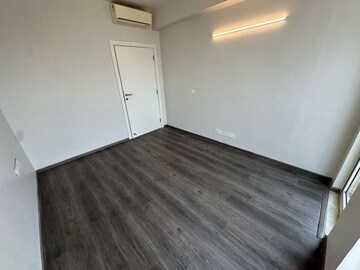 Room in 3 BHK Apartment at Ireo The Corridors, Sector 67a – for Rent