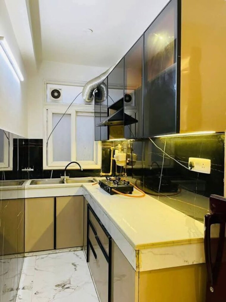 Kitchen, freedom fighters enclave 2 Bedroom 1000 Sq.Ft. Builder Floor In Freedom Fighters Enclave Delhi 9743677