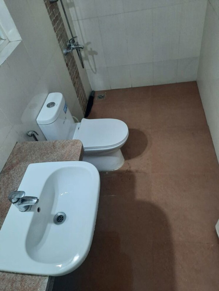 Bathroom, goel-ganga-serio 3 Bedroom 1065 Sq.Ft. Apartment In Kharadi Pune 9743668