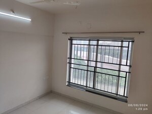 Room in 2 BHK Apartment at Kumar Primavera, Wadgaon Sheri – for Sale