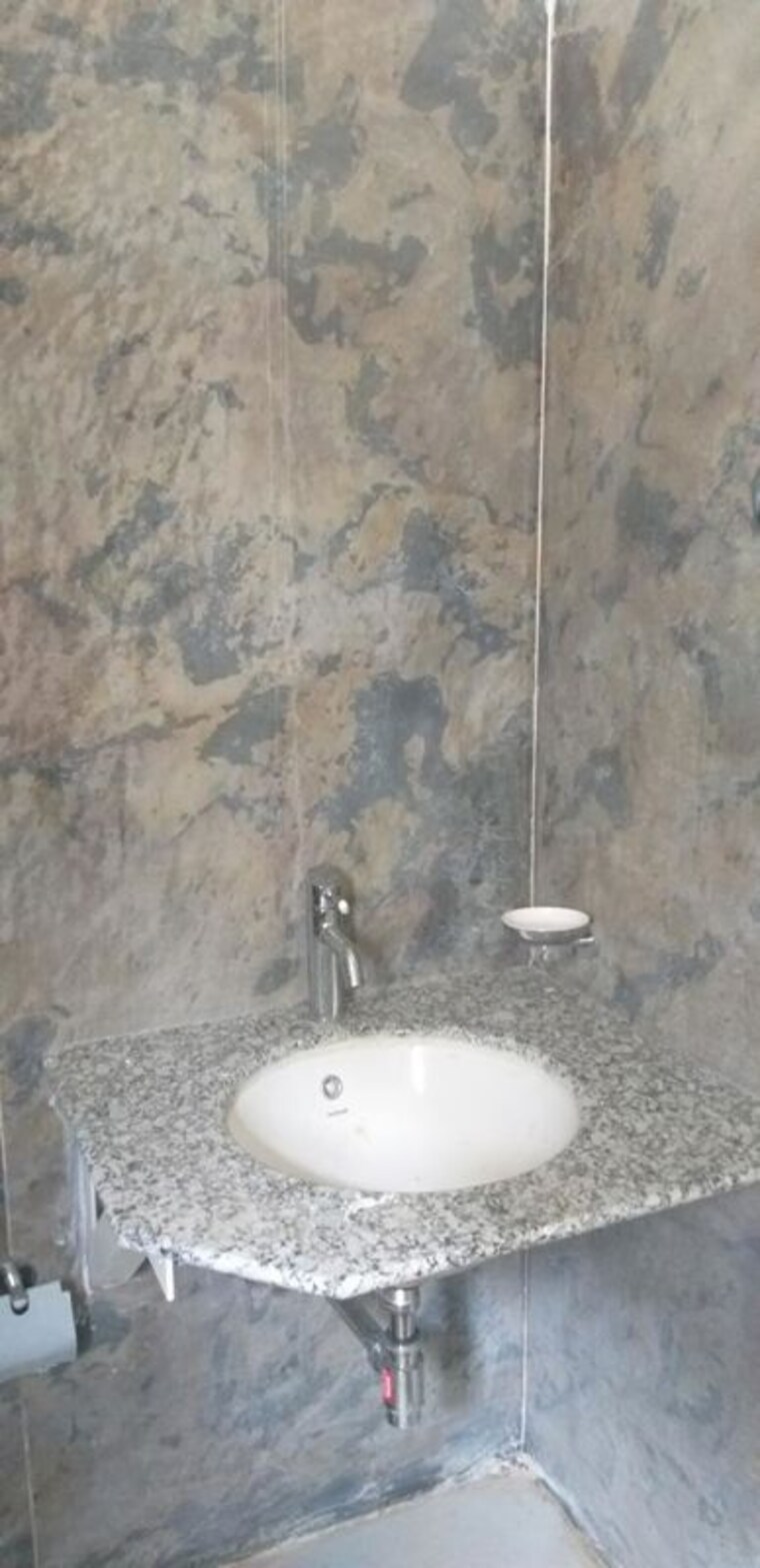 Bathroom, pardos-okas-enclave 2.5 Bedroom 1160 Sq.Ft. Apartment In Sushant Golf City Lucknow 9743723