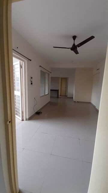 Room in 2 BHK Apartment at F5 Felicia, Hadapsar – for Rent