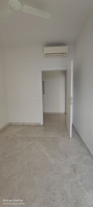 Room in 2 BHK Apartment at Ireo The Corridors, Sector 67a – for Rent