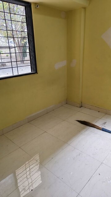 Bedroom in 2 BHK Apartment at Tingre Nagar – for Rent