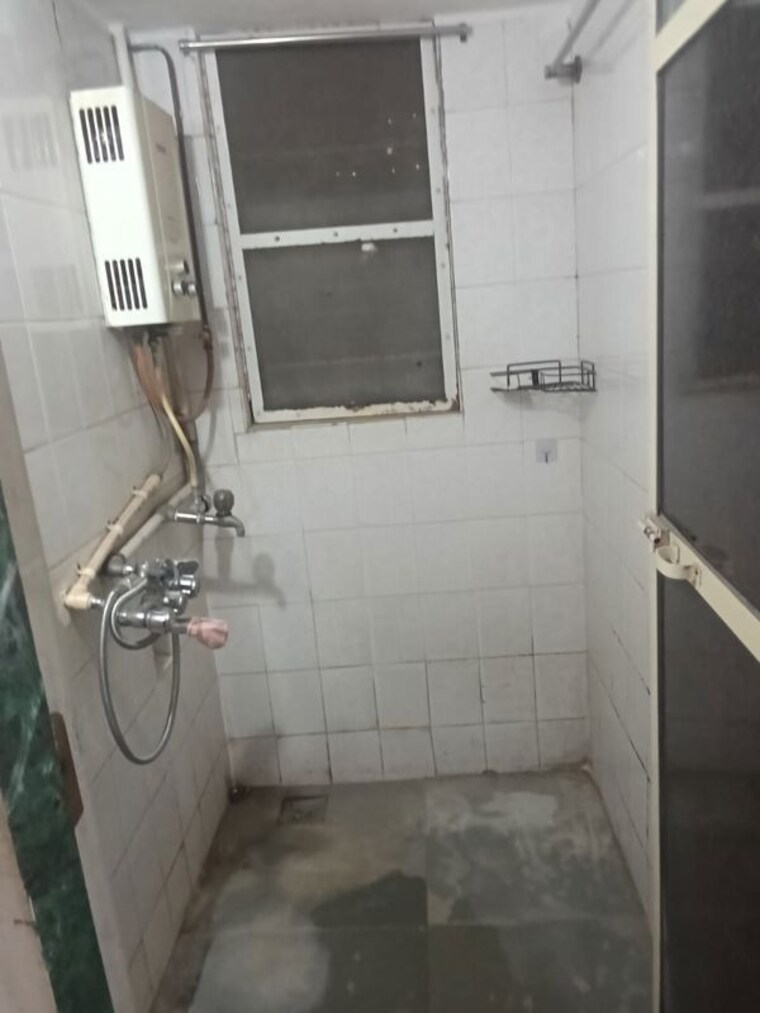 Bathroom, eff-jumbo-darshan-chs 2 Bedroom 750 Sq.Ft. Apartment In Andheri East Mumbai 9743787