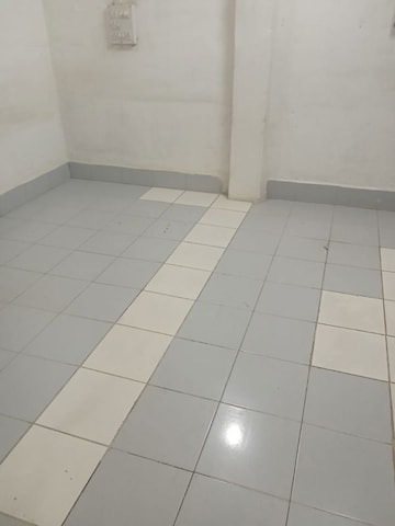 Room in 2 BHK Apartment at Eff Jumbo Darshan CHS, Andheri East – for Rent