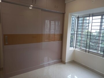 Room in 2 BHK Apartment at Hbr Layout – for Rent