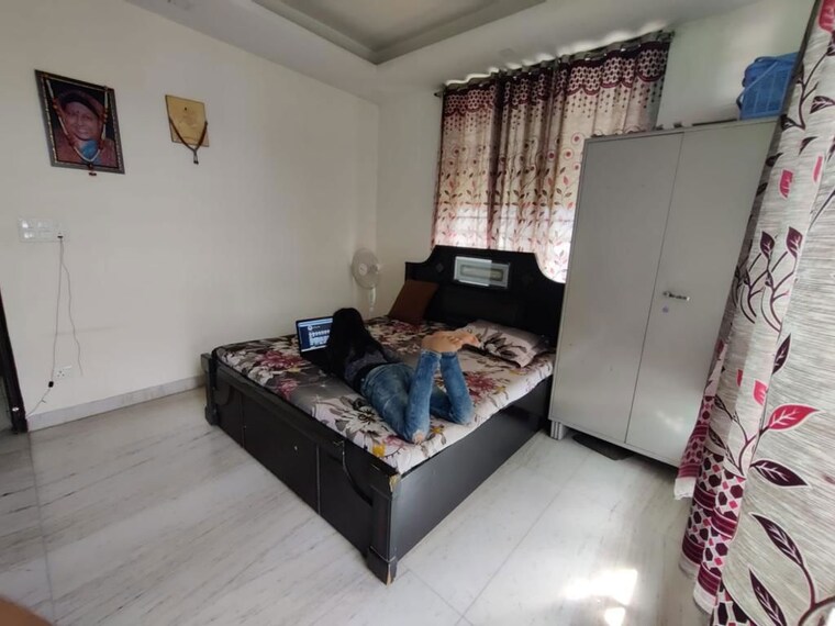 Bedroom, dlf-westend-heights 3.5 Bedroom 2400 Sq.Ft. Apartment In Sector 53 Gurgaon 9743822