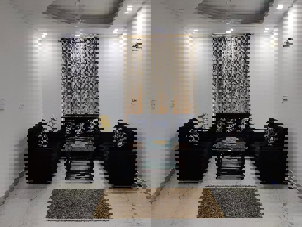 3.5 BHK + Servant Room Apartment For Rent in DLF Westend Heights