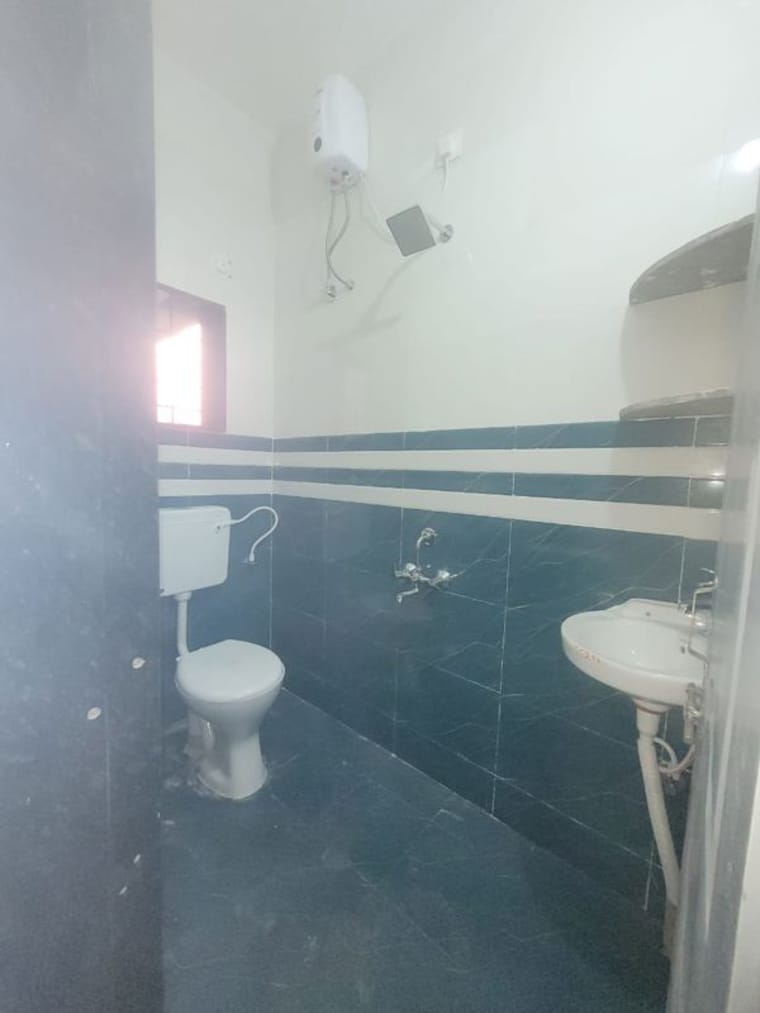 Bathroom, pathare-complex 1 RK 500 Sq.Ft. Apartment In Kharadi Pune 9743792