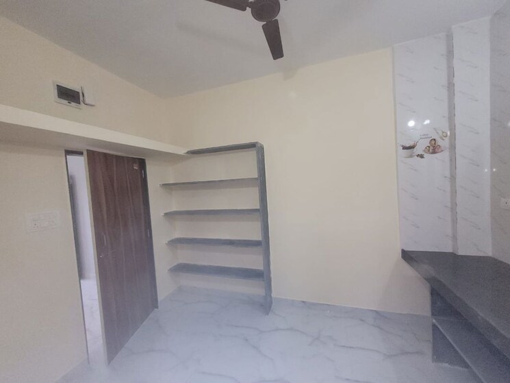 Room, pathare-complex 1 RK 500 Sq.Ft. Apartment In Kharadi Pune 9743792