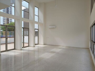 Room in 4 BHK Apartment at Tata Primanti Villas, Sector 72 – for Sale