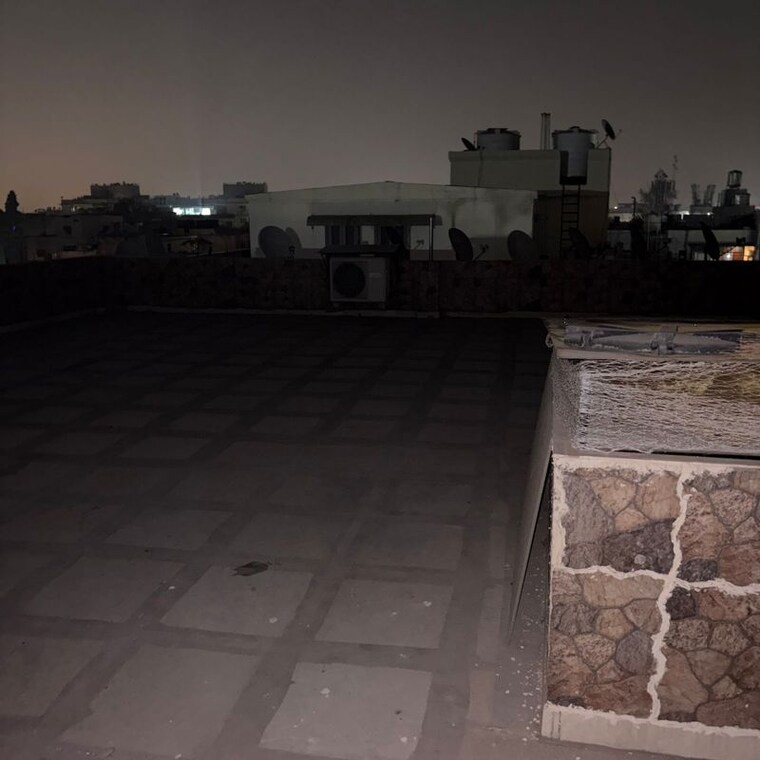  Parking, kailash colony 4 Bedroom 5500 Sq.Ft. Builder Floor In Kailash Colony Delhi 9632853