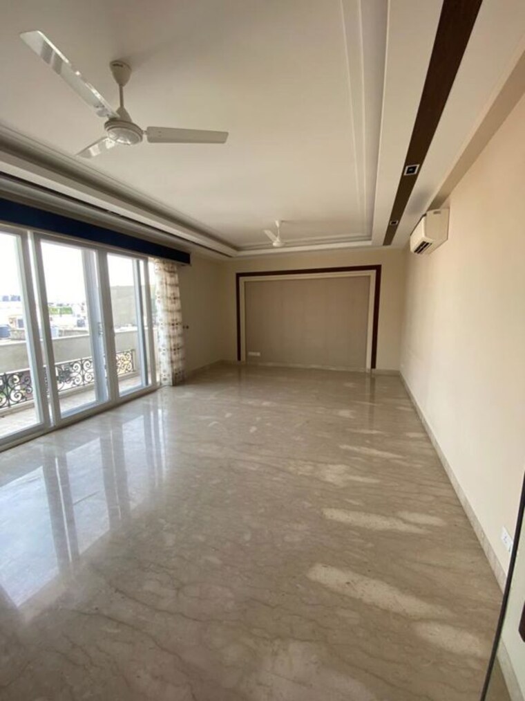 Room, greater kailash 3 Bedroom 2000 Sq.Ft. Builder Floor In Greater Kailash Delhi 9582352