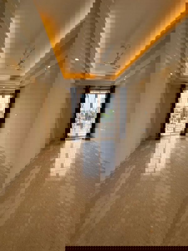 Room in 3 BHK Builder Floor at Greater Kailash – for Rent