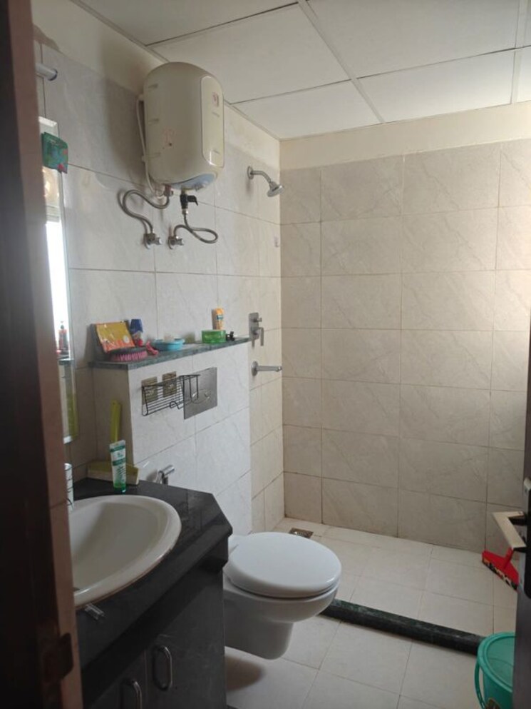 Bathroom, bptp-spacio 2 Bedroom 1090 Sq.Ft. Apartment In Sector 37d Gurgaon 9743850