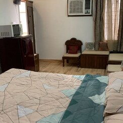 1 BHK + Servant Room Apartment For Rent in Greater Kailash