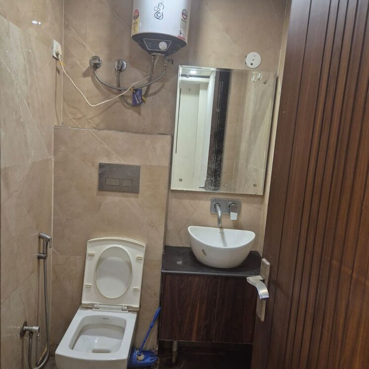 Bathroom, govindpuri 2 Bedroom 810 Sq.Ft. Builder Floor In Govindpuri Delhi 9506713