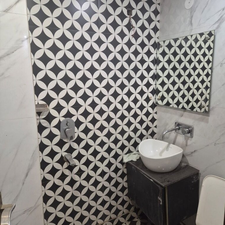 Bathroom, govindpuri 2 Bedroom 810 Sq.Ft. Builder Floor In Govindpuri Delhi 9506713