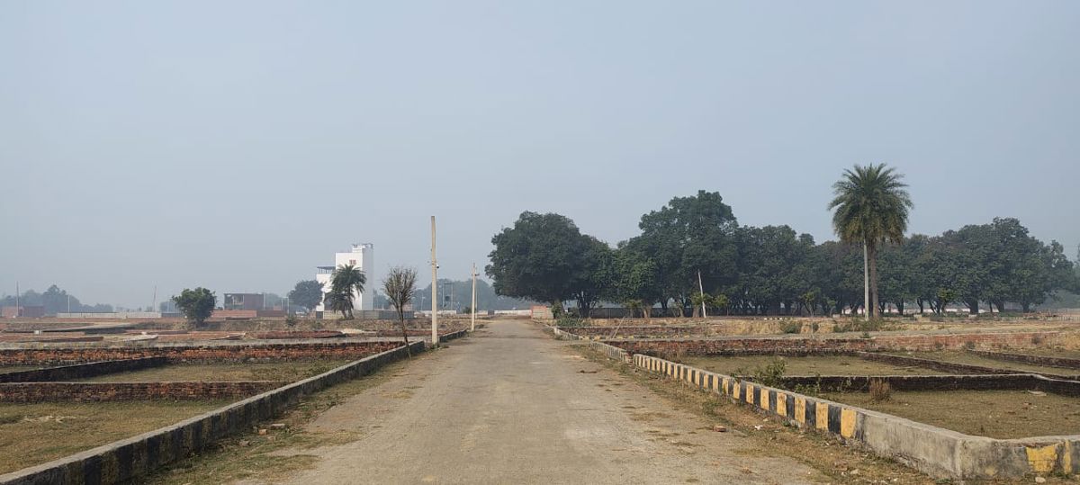 Plot For Sale in Mohanlalganj