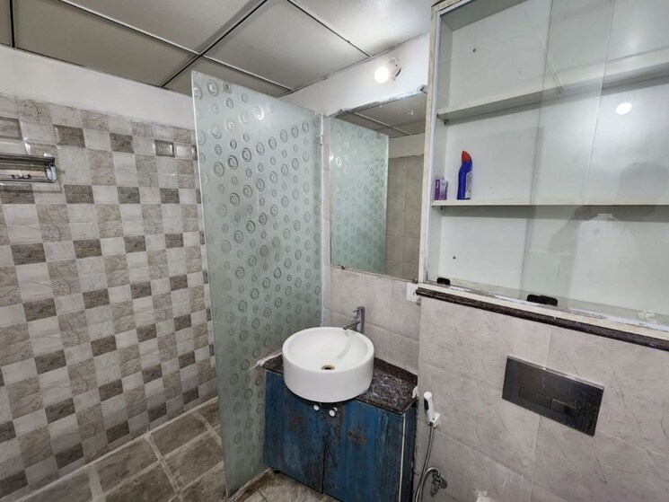 Bathroom, svp-gulmohur-garden 3 Bedroom 1590 Sq.Ft. Apartment In Raj Nagar Extension Ghaziabad 9743894
