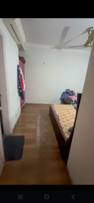2 BHK Apartment For Rent in Raheja Vedaanta, Sector 108