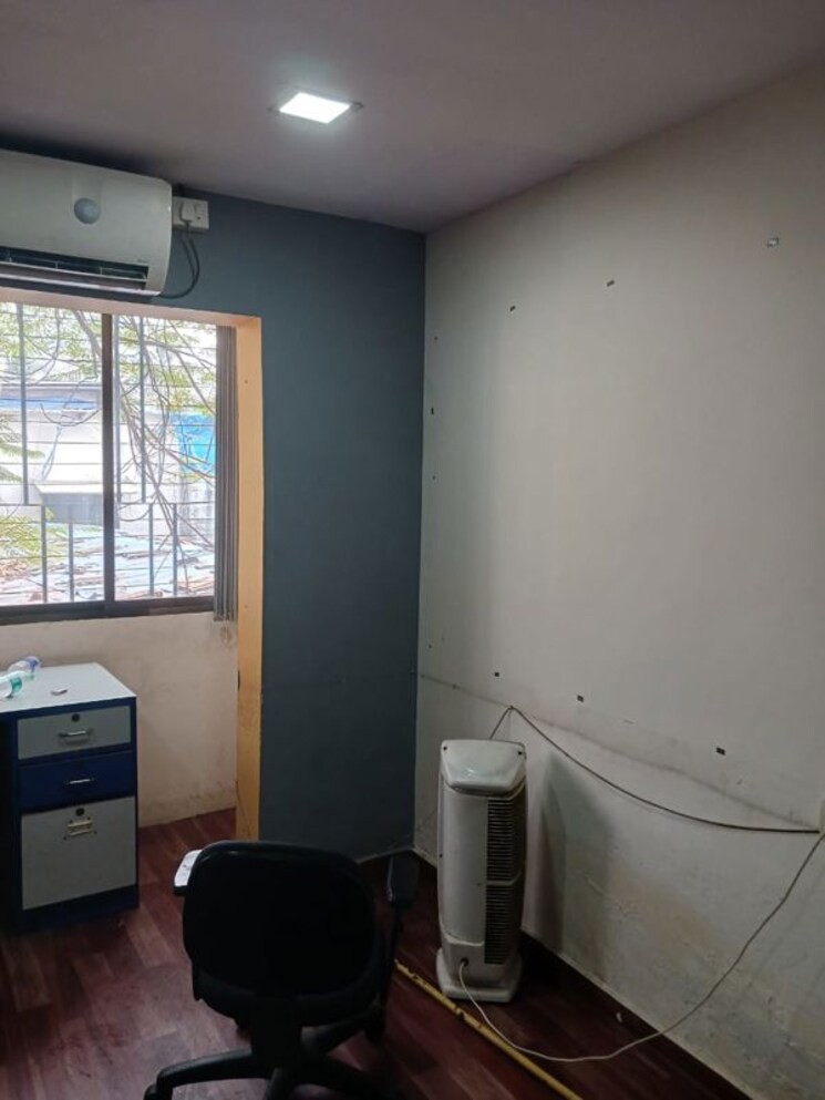 Team Area, dreams-mall Commercial Office Space 250 Sq.Ft. In Bhandup East Mumbai 9743912