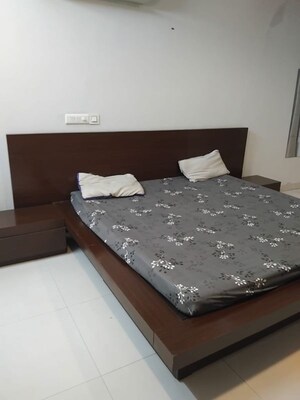 Bedroom in 3 BHK Apartment at Malibu Shopping Arcade, South City 2 – for Rent