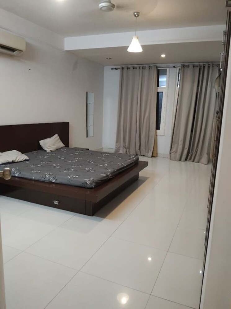 Kitchen, malibu-shopping-arcade 3 Bedroom 290 Sq.Yd. Apartment In South City 2 Gurgaon 9743932