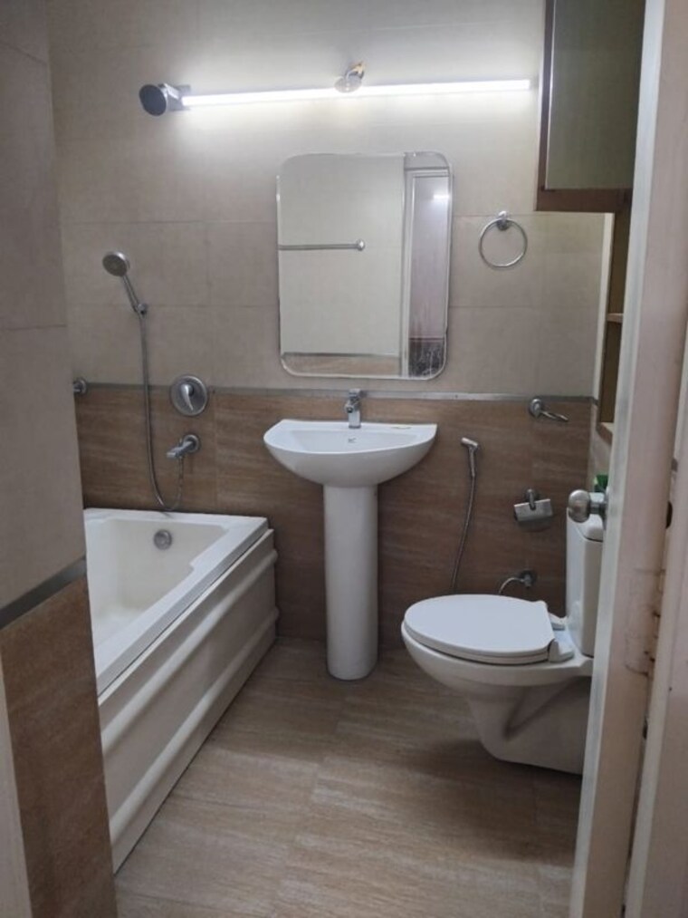 Bathroom, malibu-shopping-arcade 3 Bedroom 290 Sq.Yd. Apartment In South City 2 Gurgaon 9743932