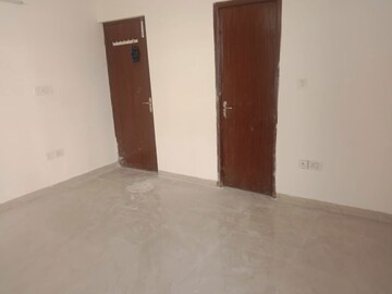 Room in 3 BHK Apartment at Parsvnath Planet, Gomti Nagar – for Rent