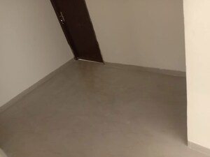 Room in 3 BHK Apartment at Parsvnath Planet, Gomti Nagar – for Rent