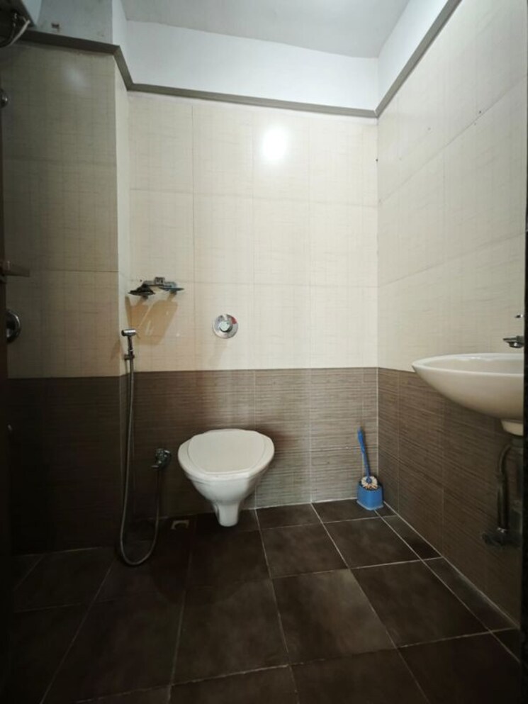 Bathroom, bhakti-heights-tilak-nagar 2 Bedroom 1125 Sq.Ft. Apartment In Tilak Nagar Mumbai 9743947