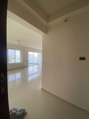 Room in 3 BHK Apartment at Pharande Puneville, Punawale – for Rent