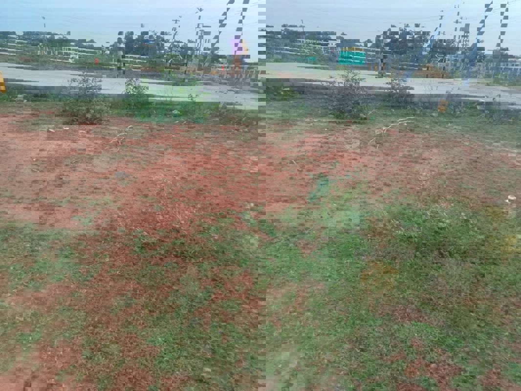 Plot For Sale in Karumandapam