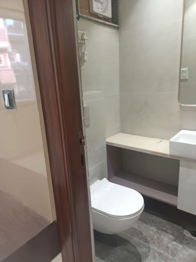 Bathroom, west patel nagar 2 Bedroom 900 Sq.Ft. Builder Floor In West Patel Nagar Delhi 9743844