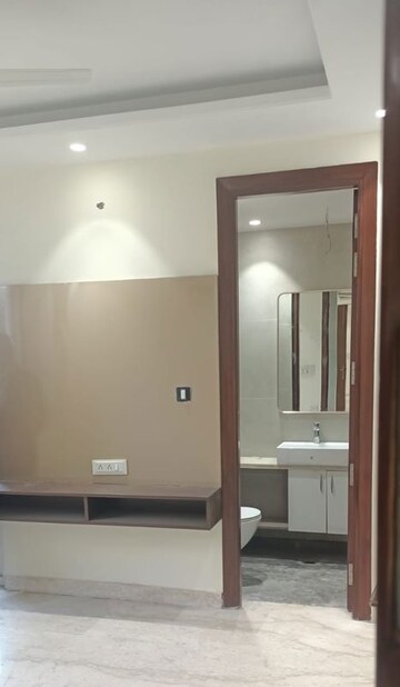 Washroom in 2 BHK Builder Floor at West Patel Nagar – for Sale