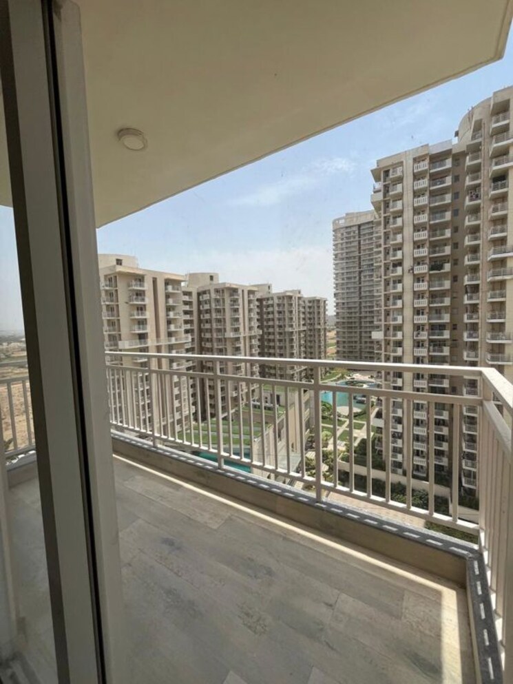 Balcony, m3m-marina 3 Bedroom 1746 Sq.Ft. Apartment In Sector 68 Gurgaon 9744009