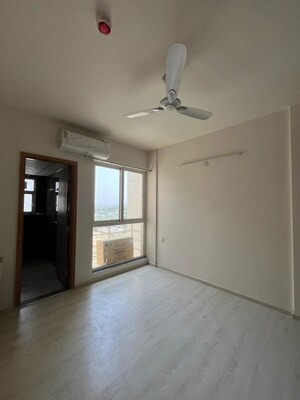 Room in 3 BHK Apartment at M3M Marina, Sector 68 – for Rent