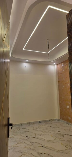 Room in 2 BHK Independent House at Gomti Nagar – for Rent