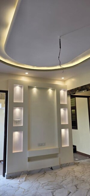 Building Lobby in 2 BHK Independent House at Gomti Nagar – for Rent