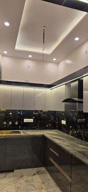 Kitchen in 2 BHK Independent House at Gomti Nagar – for Rent