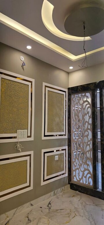 Bedroom in 2 BHK Independent House at Gomti Nagar – for Rent