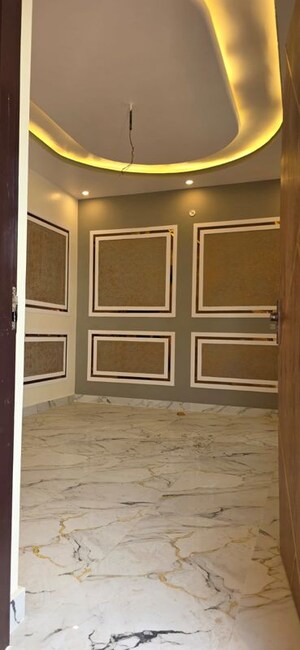 Room in 2 BHK Independent House at Gomti Nagar – for Rent