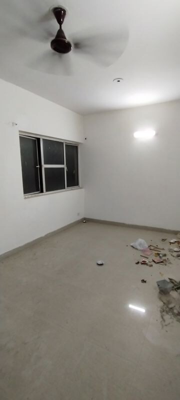 Room in 2 BHK Apartment at Sare Springview Floors, Lal Kuan – for Sale