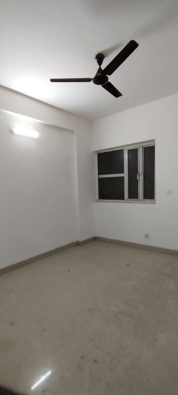 Room in 2 BHK Apartment at Sare Springview Floors, Lal Kuan – for Sale